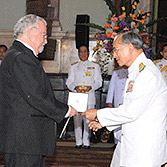 Sergio Henrique Ferreira recebe o prêmio do Rei da Tailândia