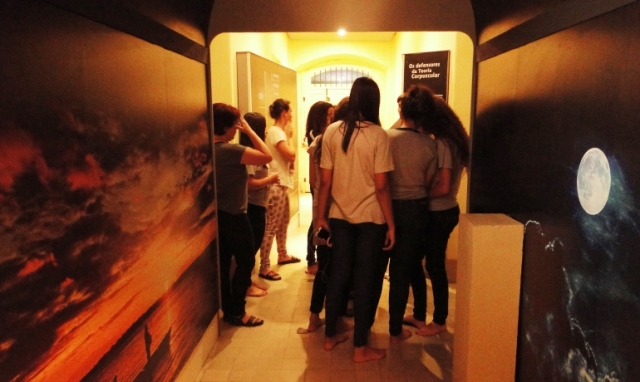 Procurando pistas de acordo com a planta baixa original do Observatório Nacional