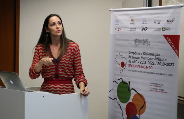 Raquel Cardoso de Melo Minardi (UFMG)