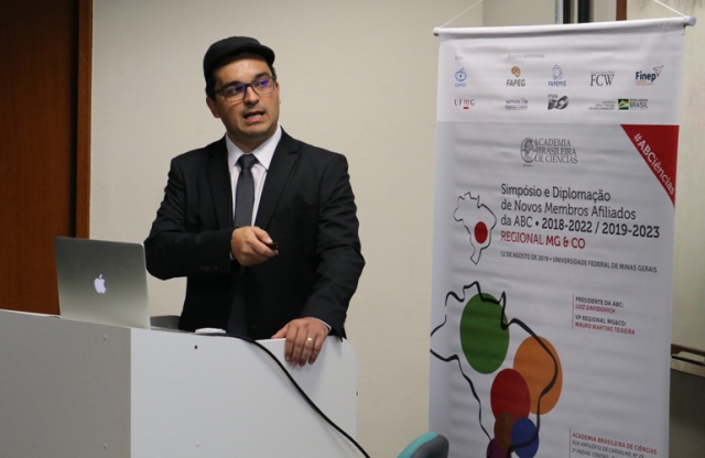 Wendell Karlos Tomazelli Coltro (UFG)