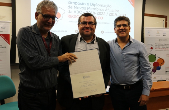 Vasco Azevedo (UFMG/Membro Titular da ABC), Siomar de Castro Soares e Mauro Martins Teixeira (Vice-Presidente - Regional MG & CO)