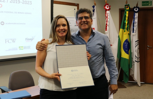 Angélica Thomaz Vieira e Mauro Martins Teixeira