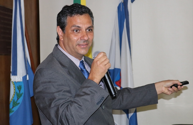 Pierre Esteves (Membro Afiliado da ABC 2008-2012) em sua apresentação