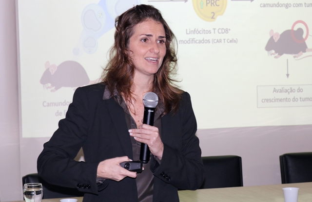 Renata Pereira (UFRJ) em sua apresentação