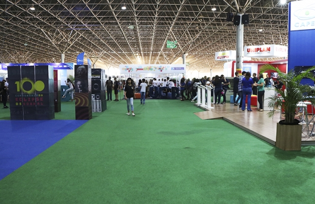 Estandes vizinhos da ABC na SNCT